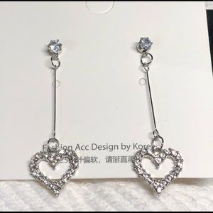 New earring rhinestone and heart -pretty